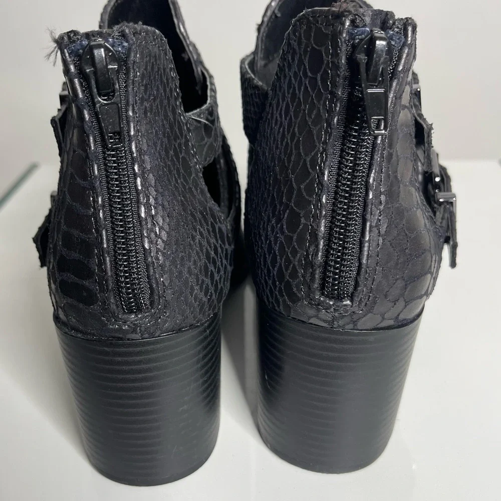 NEVER WORN Black Animal Print Vegan Faux Leather Ankle Winter Fall Booties - Picture 4 of 8